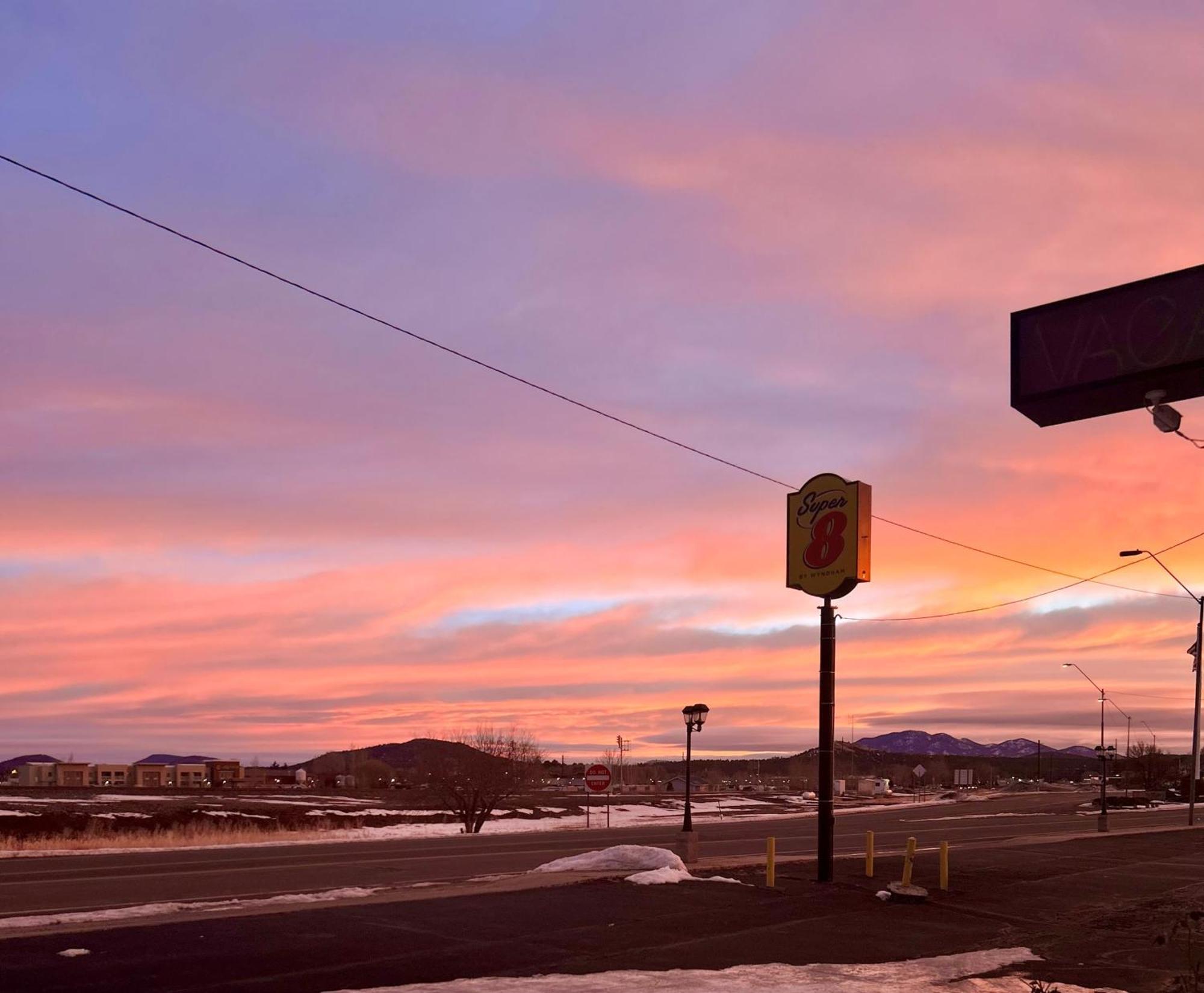 Super 8 By Wyndham Williams West Route 66 - Grand Canyon Area Екстериор снимка