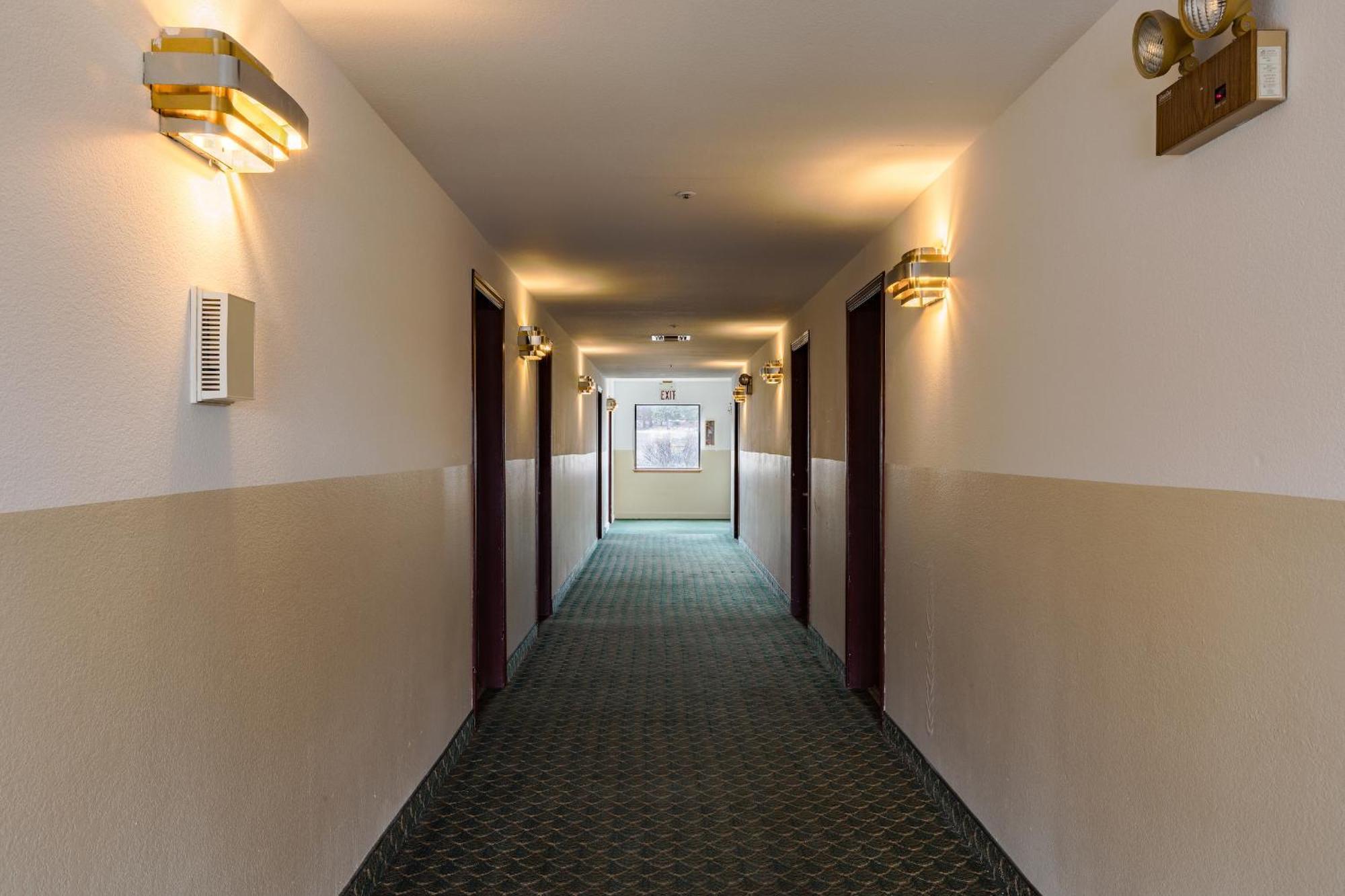 Super 8 By Wyndham Williams West Route 66 - Grand Canyon Area Екстериор снимка
