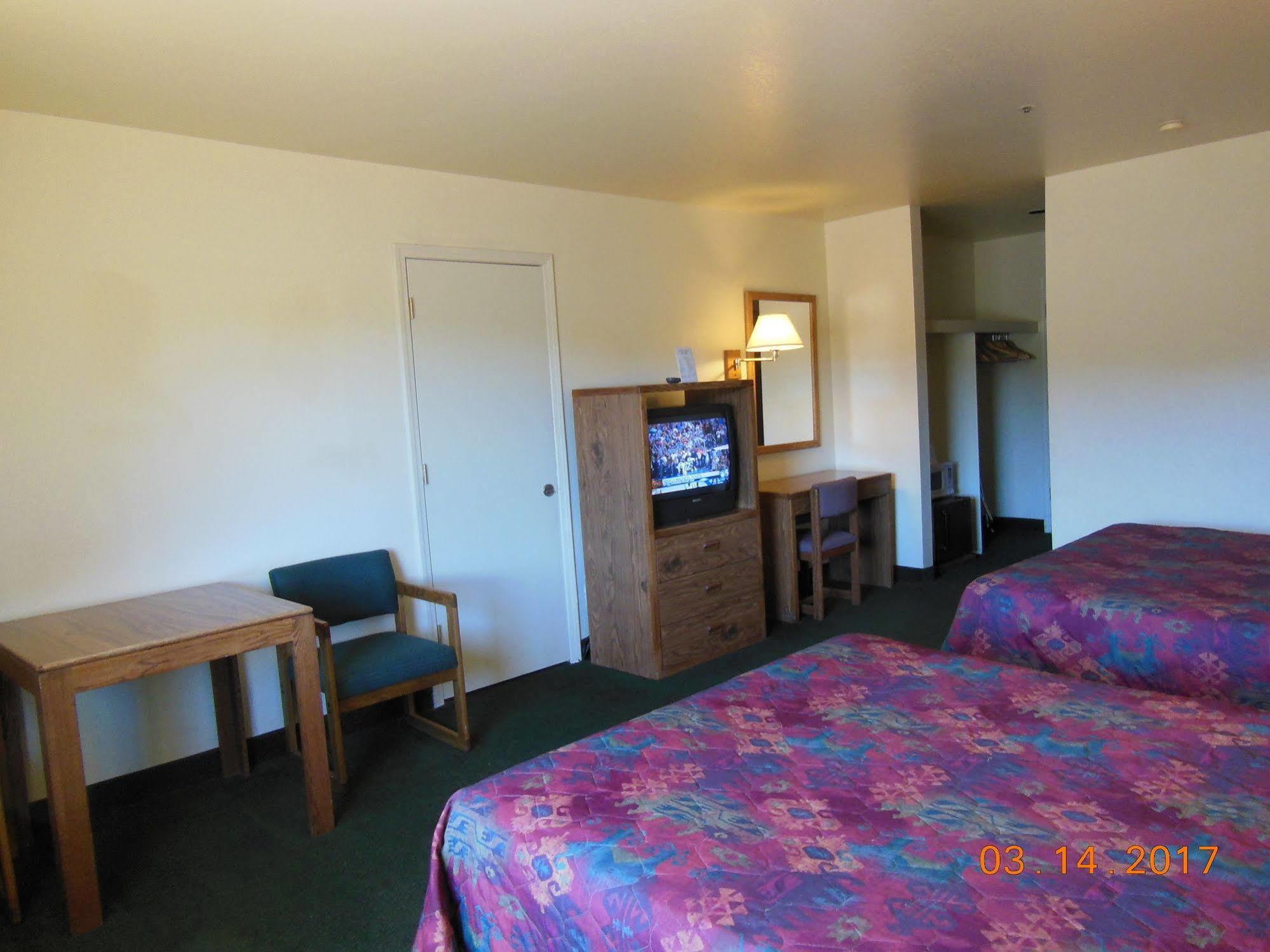 Super 8 By Wyndham Williams West Route 66 - Grand Canyon Area Екстериор снимка
