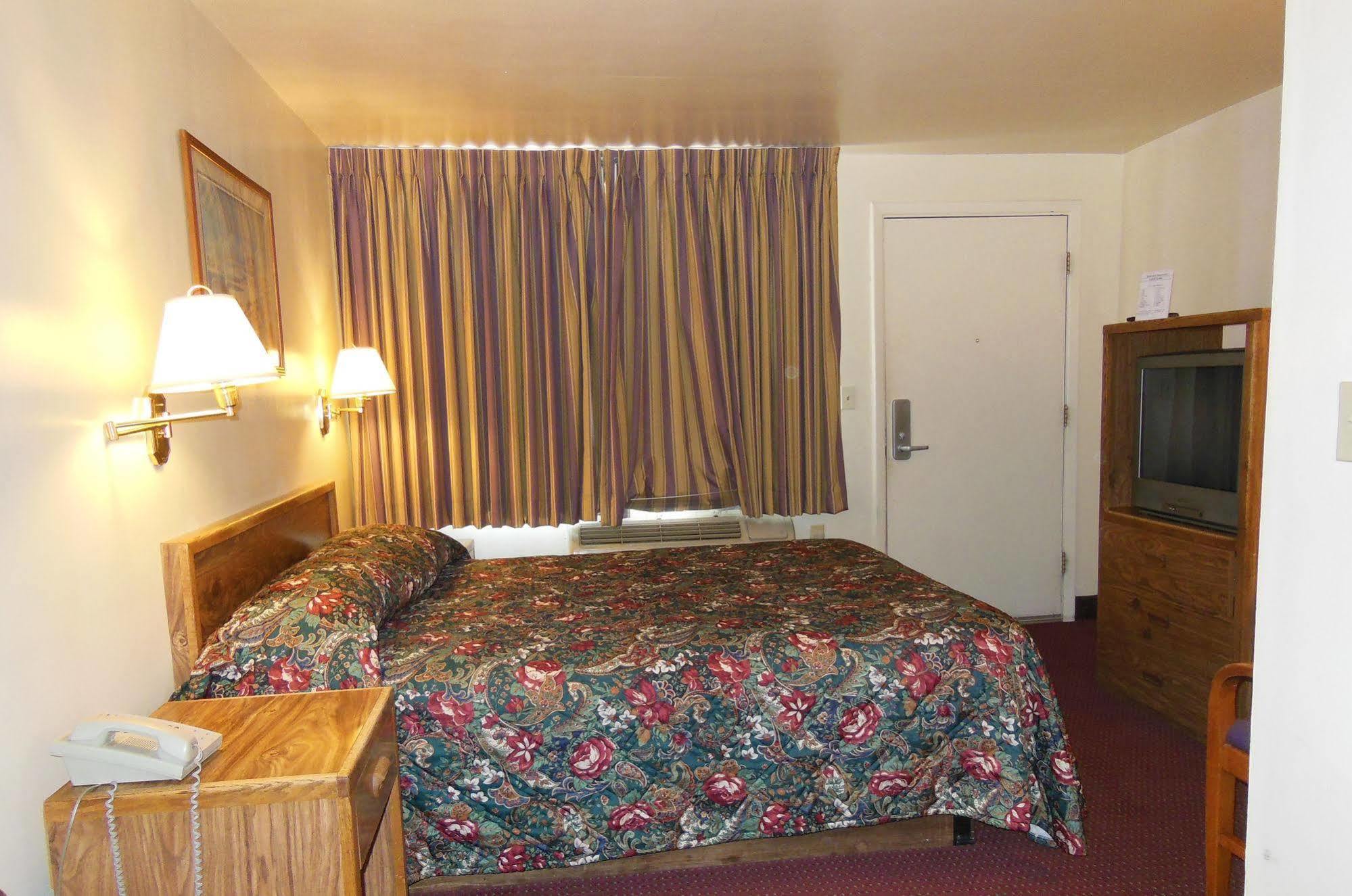 Super 8 By Wyndham Williams West Route 66 - Grand Canyon Area Екстериор снимка